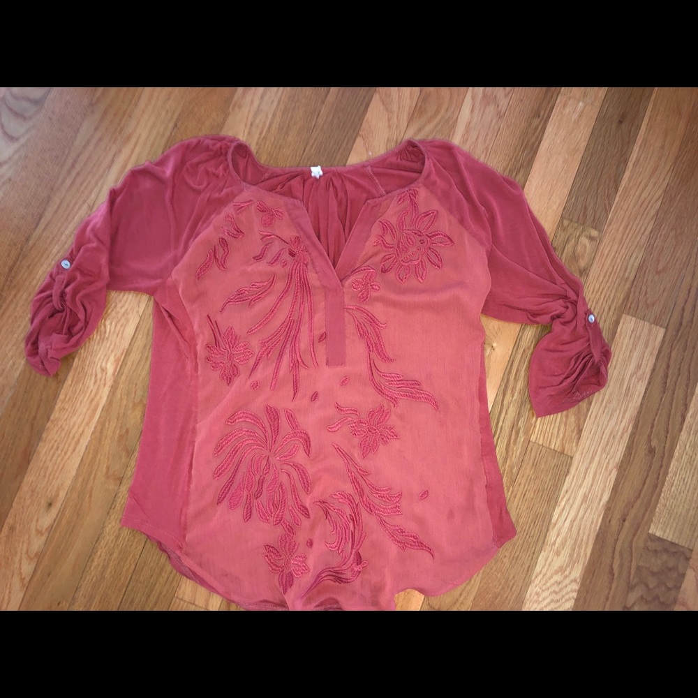 *SMALL* TINY blouse